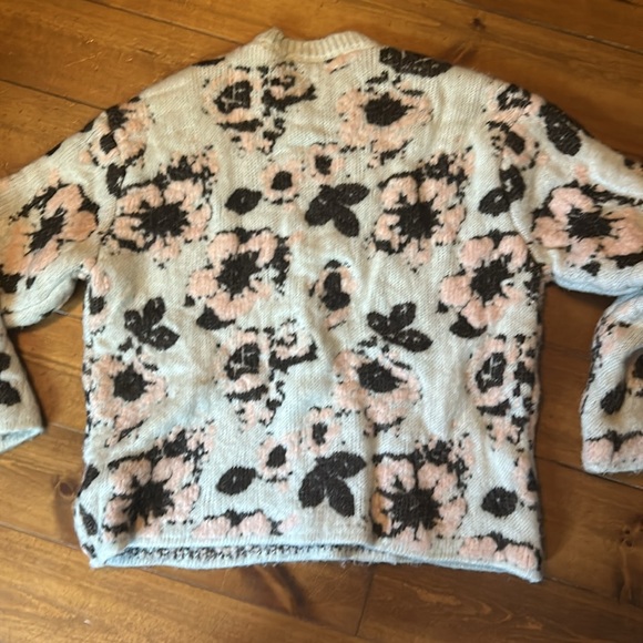 Zara floral patter sweater - Picture 3 of 3